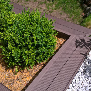Aranzacja-ogrodu-z-deska-kompozytowa-standard-Braz-2