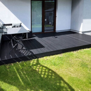 realizacja-tarasu-z-deski-tarasowej-kompozytowej-antracyt-3d-2