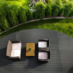 realizacja-z-deski-kompozytowej-tarasowej-standard-antracyt